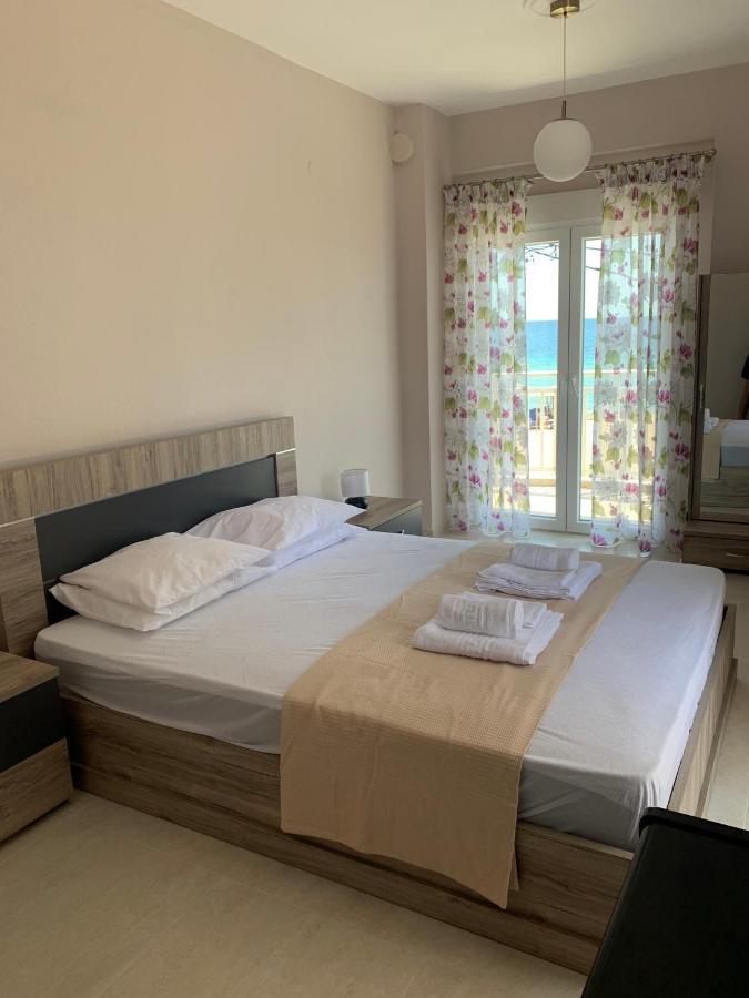 Vila "Breeze" Front To The Sea - Hakidiki Flogita Exteriér fotografie