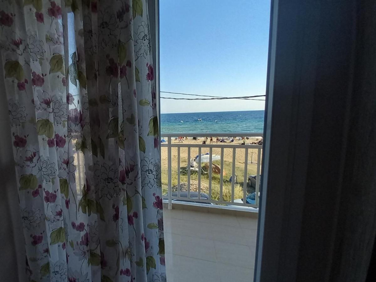 Vila "Breeze" Front To The Sea - Hakidiki Flogita Exteriér fotografie