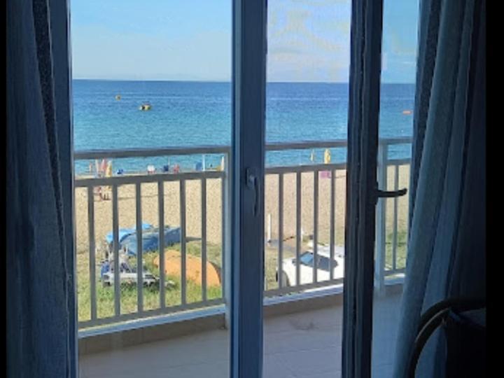 Vila "Breeze" Front To The Sea - Hakidiki Flogita Exteriér fotografie
